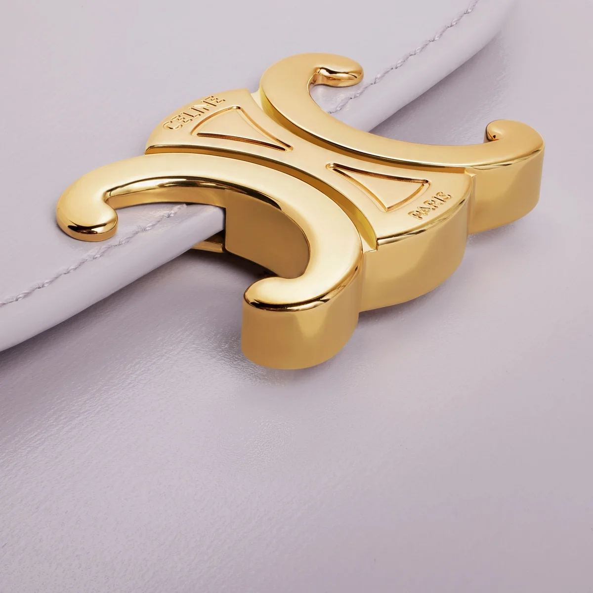 스몰 트리옹프 플랩 지갑 라이트 라일락 상세