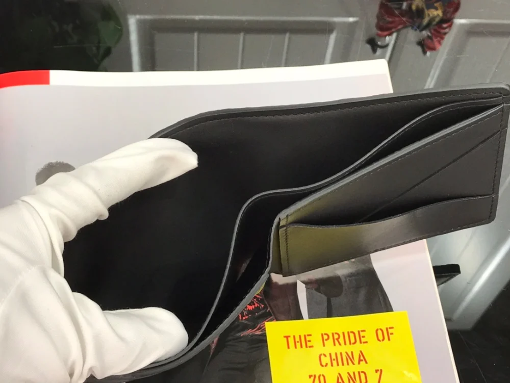 멀티플 월릿 모노그램 형광펜 M62091 / 11.5 x 9.0 x 1.5 cm 상세