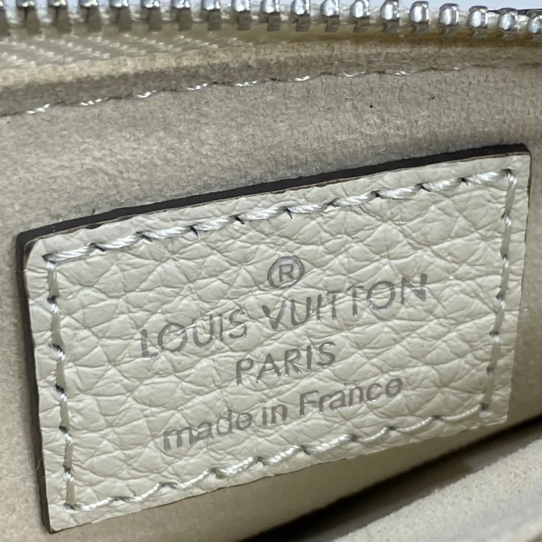 아이스 키 파우치 지갑 M69508_7 상세