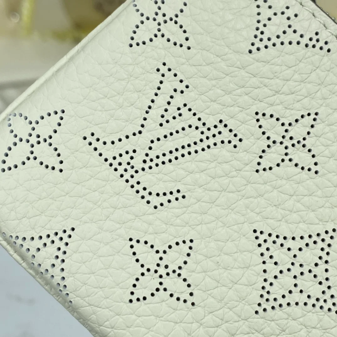 아이스 키 파우치 지갑 M69508_7 상세