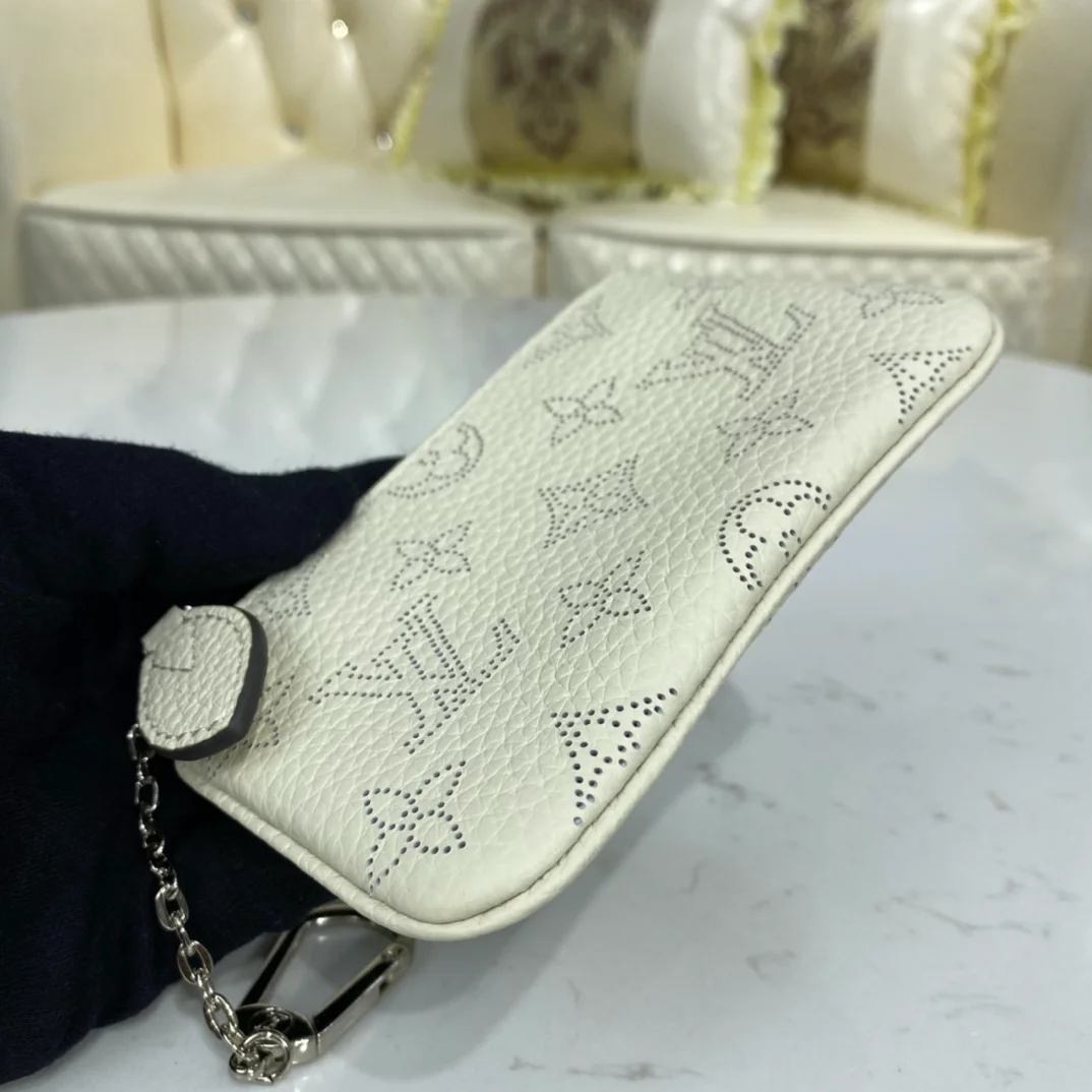 아이스 키 파우치 지갑 M69508_7 상세