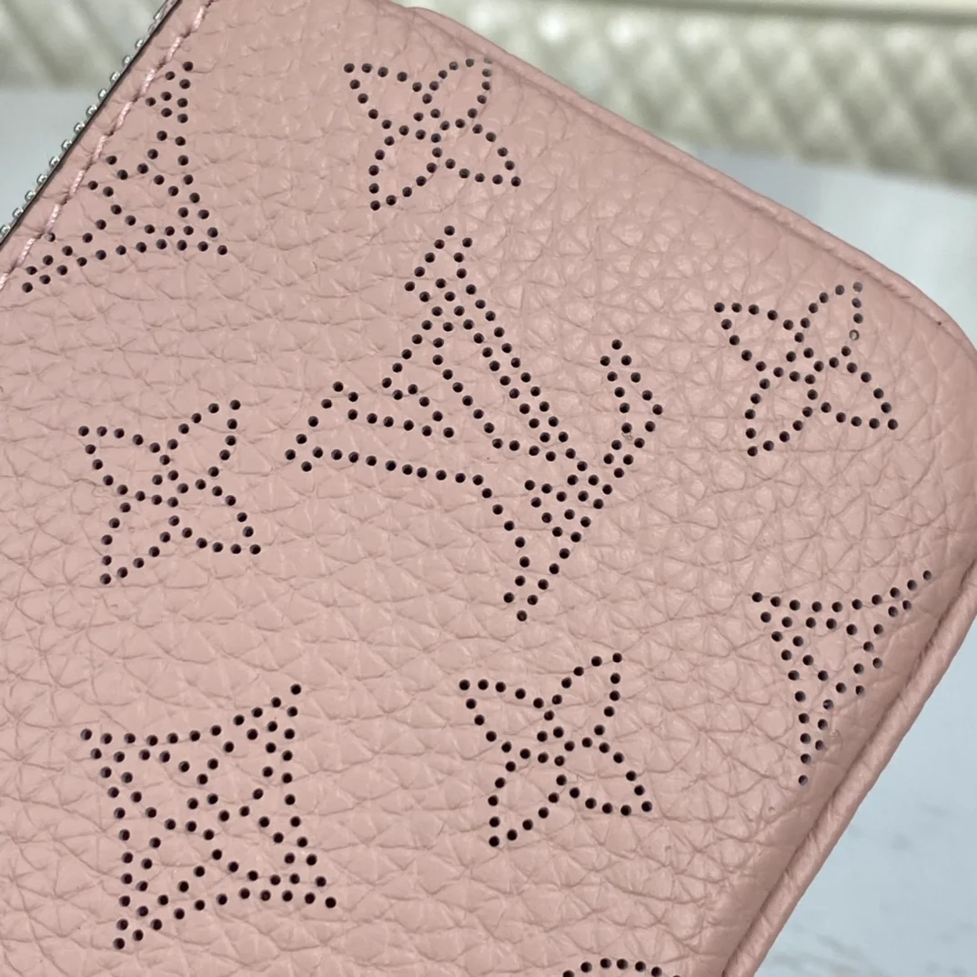 아이스 키 파우치 지갑 M69508_6 상세