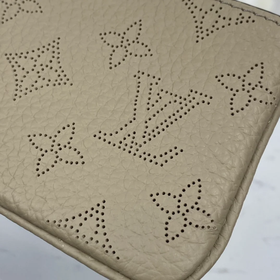 아이스 키 파우치 지갑 M69508_5 상세