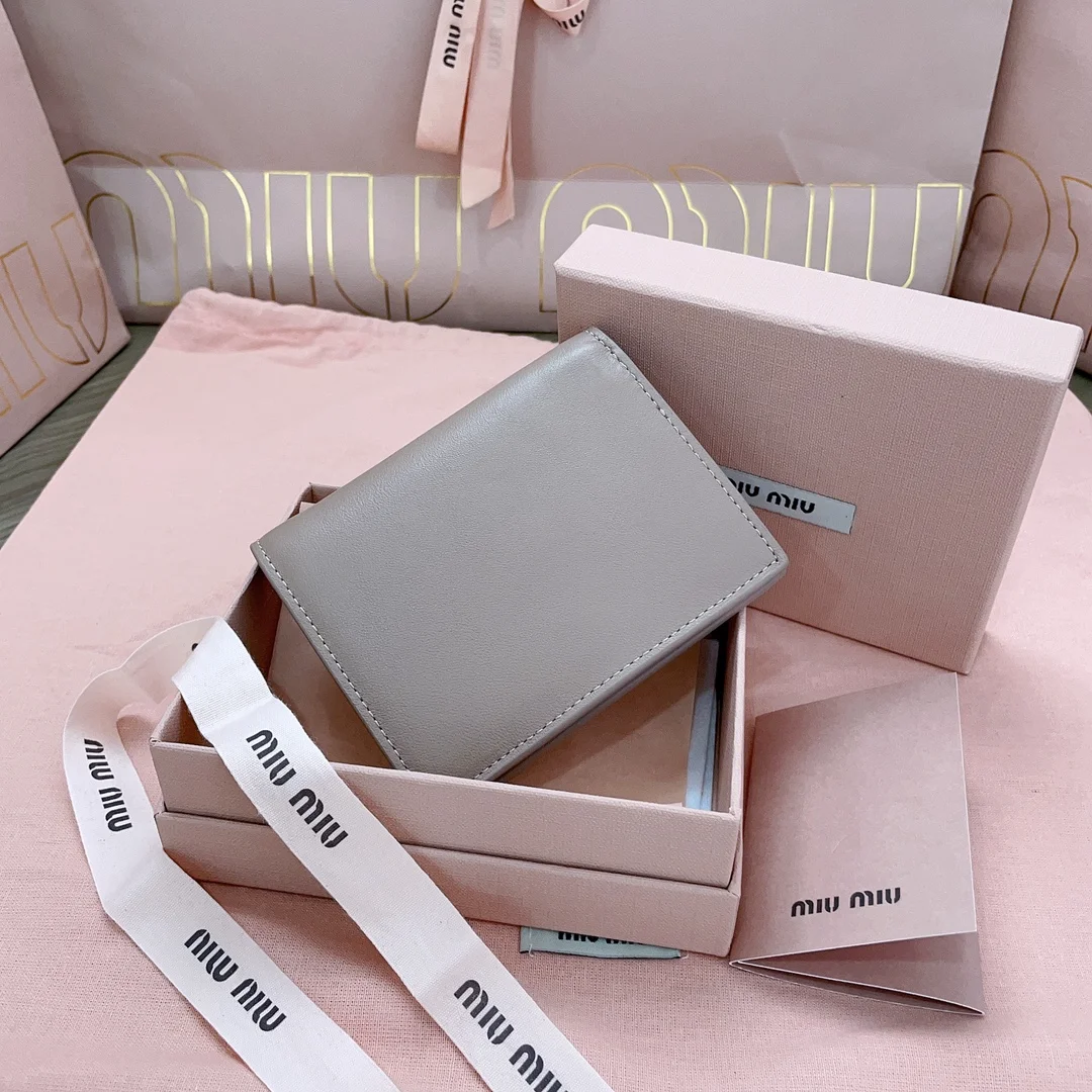 가죽 로고 반지갑 상세