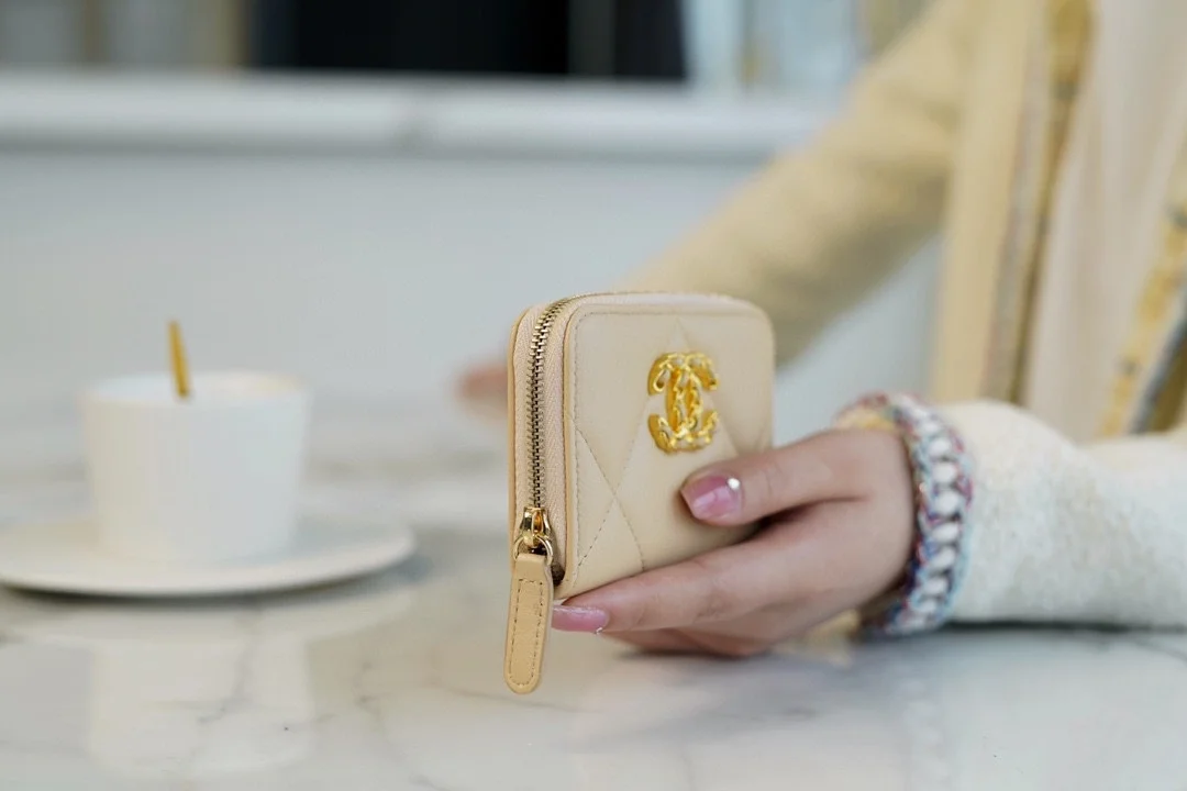 19 지퍼 코인 지갑 베이지 상세