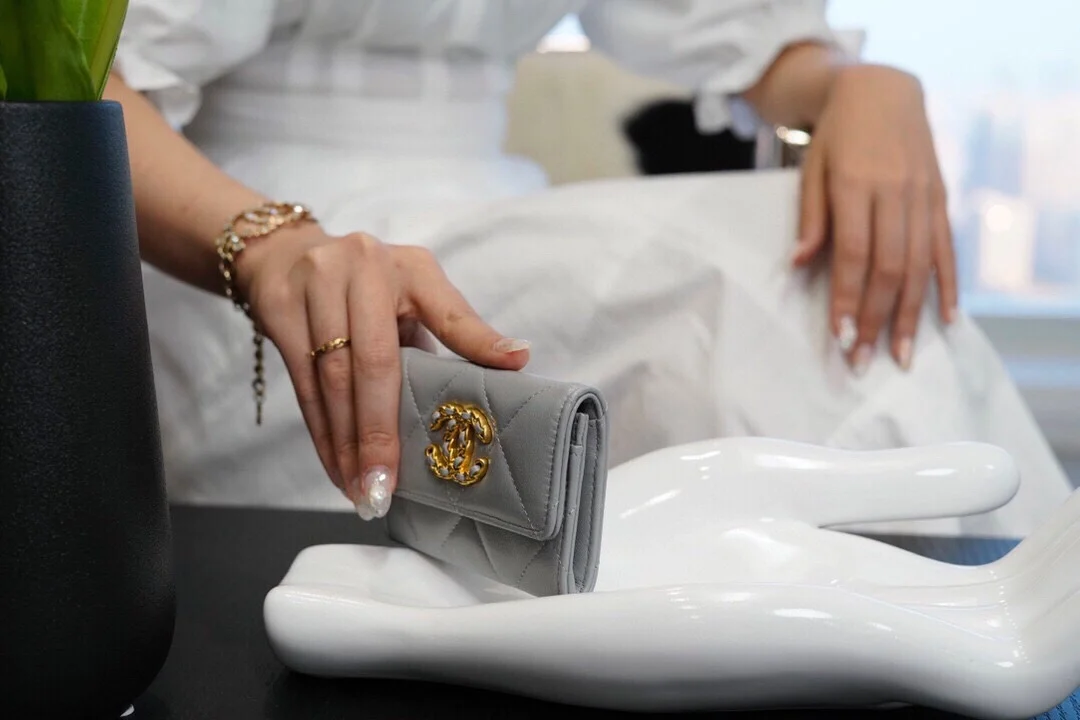 19 플랩 카드 홀더 스카이 블루 상세