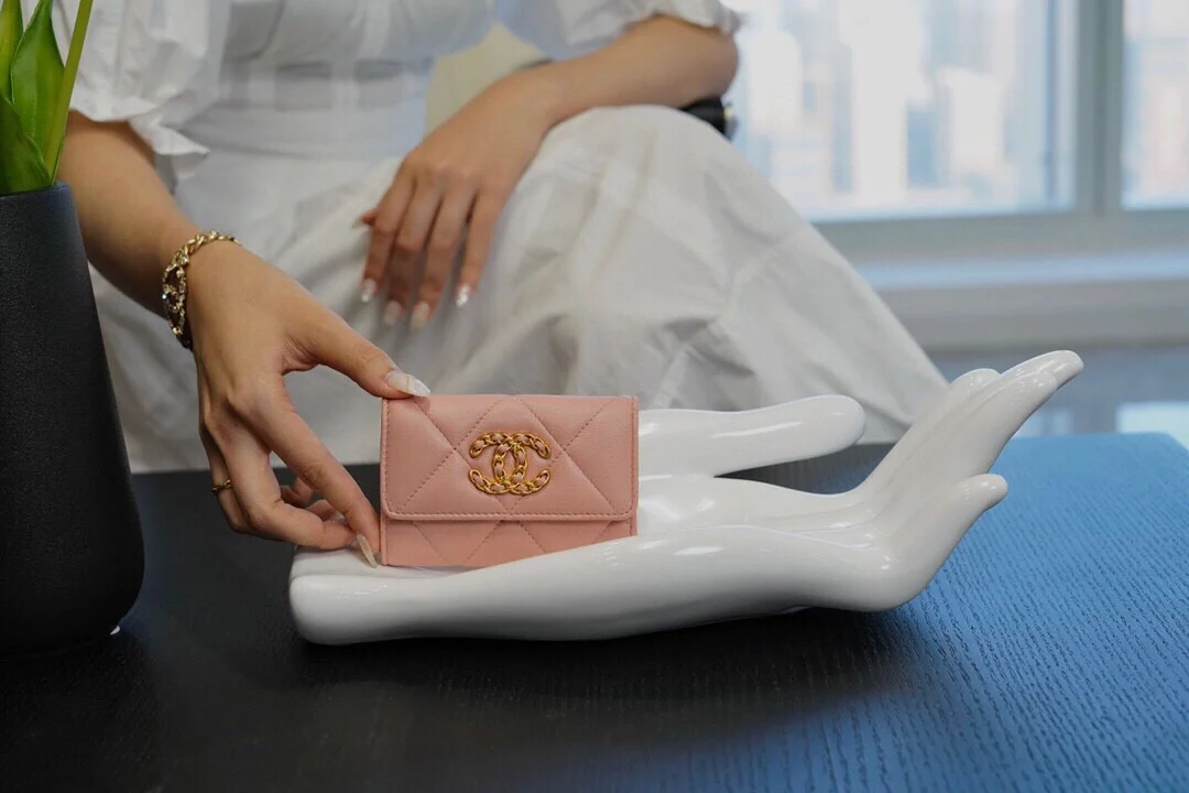 19 플랩 카드 홀더 핑크 상세