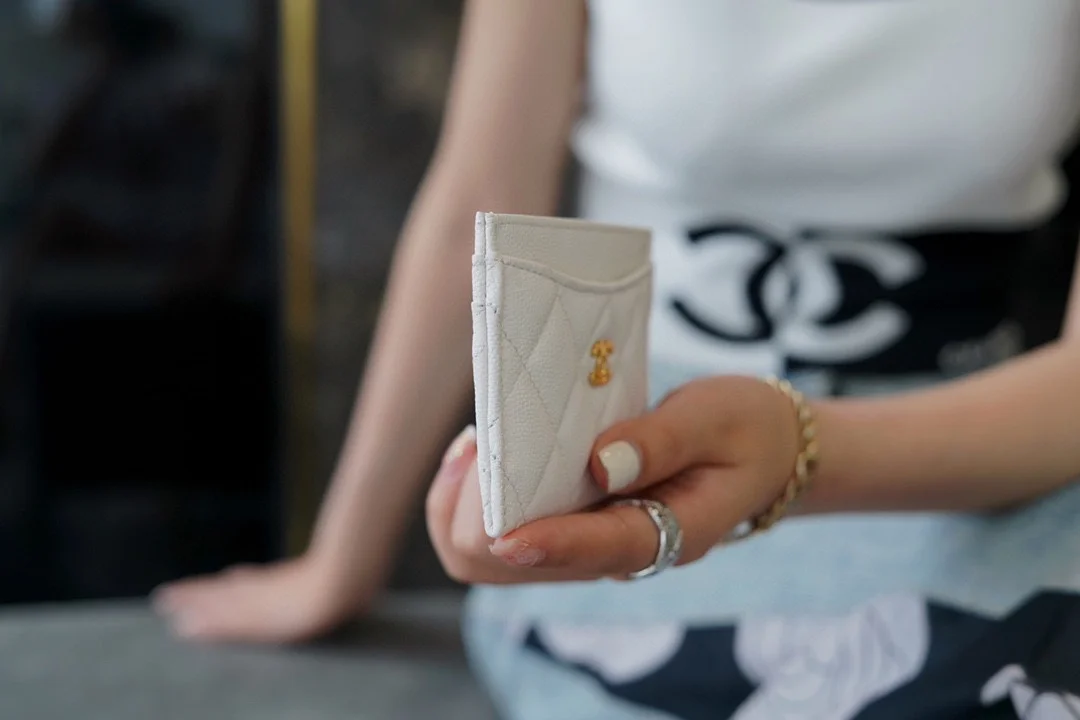 클래식 카드 홀더 화이트 상세