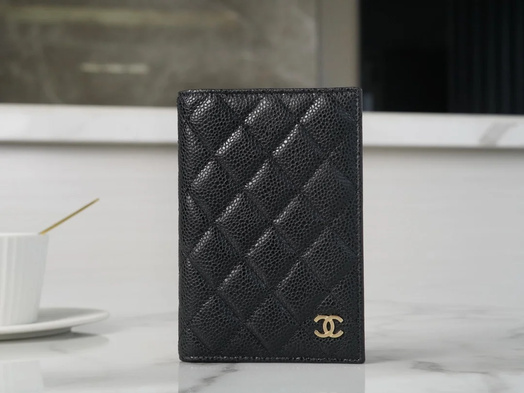 캐비어 여권 지갑 상세