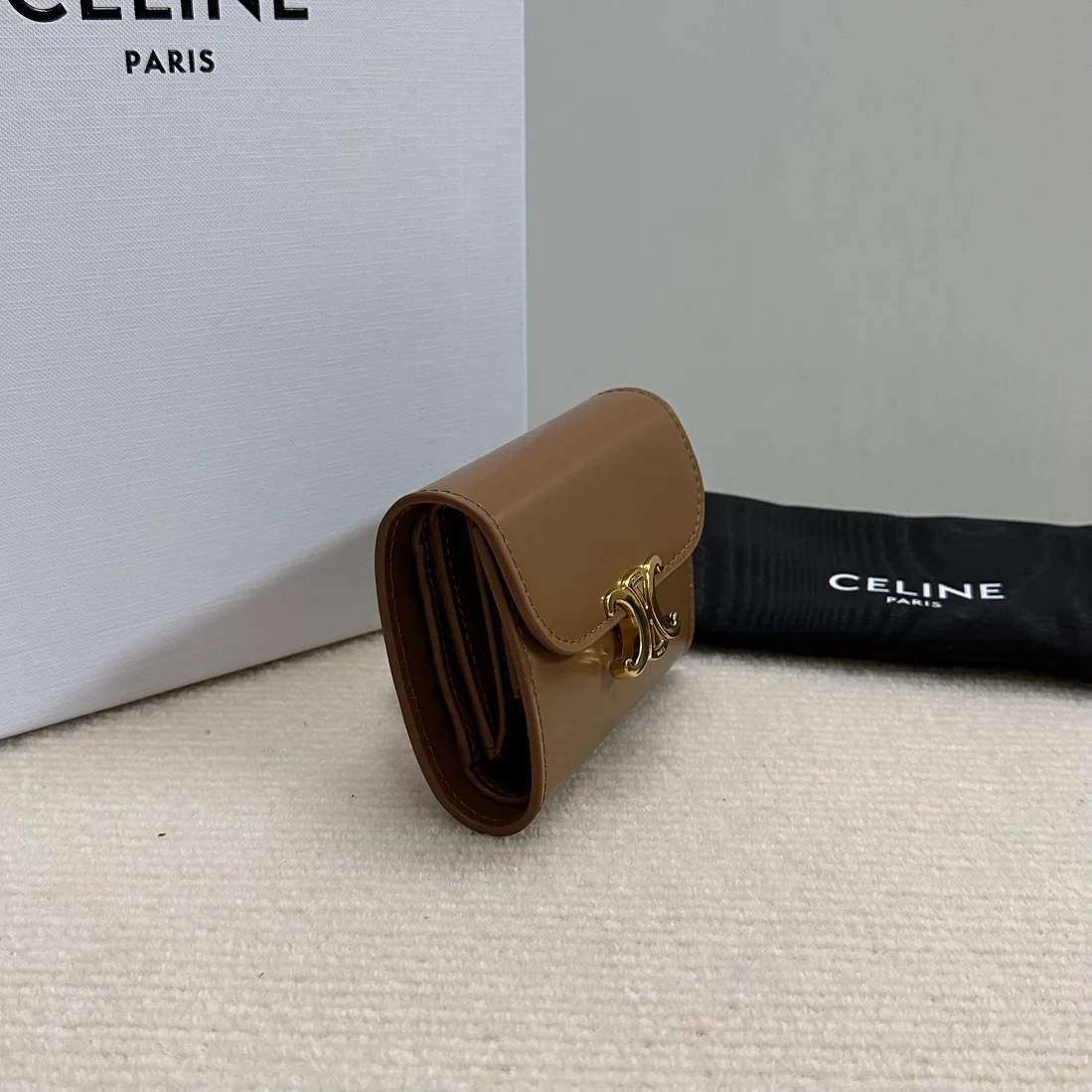 스몰 트리옹프 지갑 브라운 상세