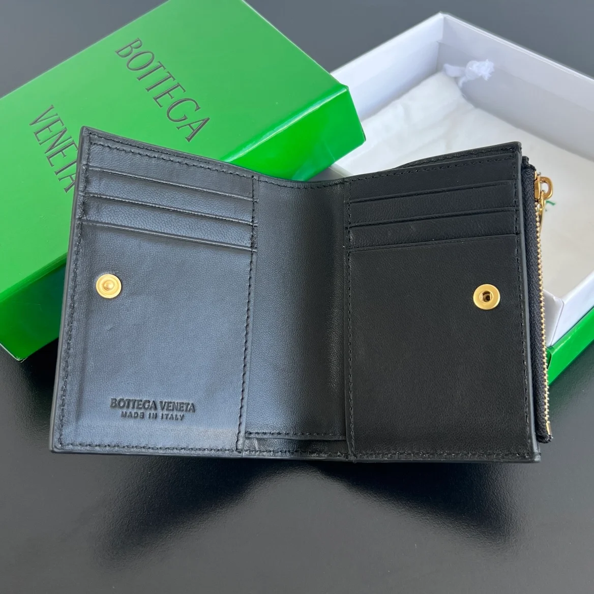 스몰 인트레치아토 폴더형 지퍼 지갑 블랙 상세