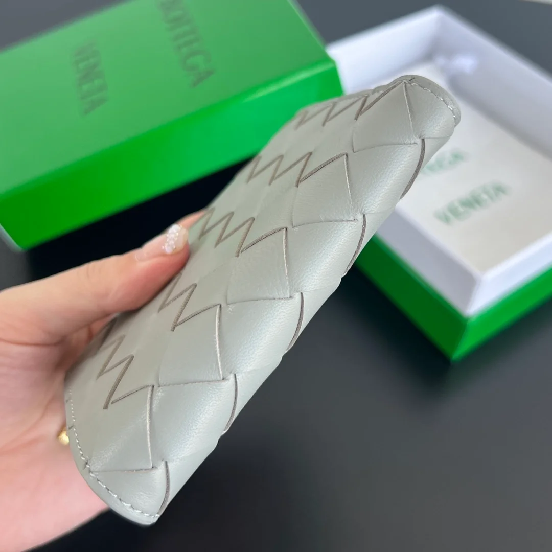 스몰 인트레치아토 폴더형 지퍼 지갑 그레이 상세