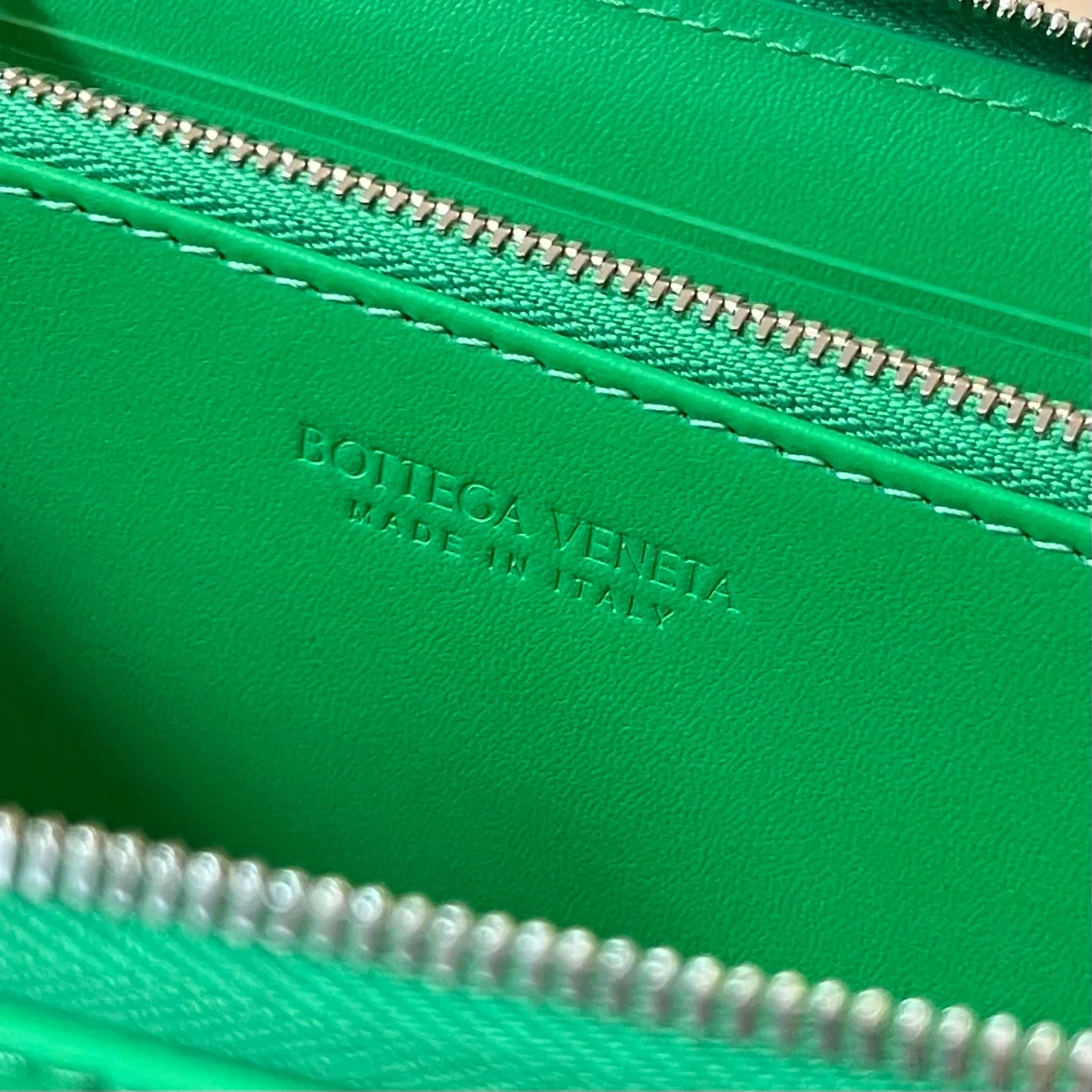 카세트 패러킷 어라운드 장지갑 상세