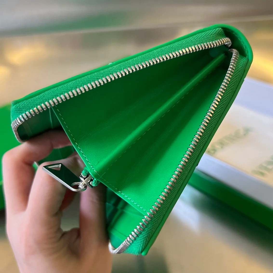 카세트 패러킷 어라운드 장지갑 상세