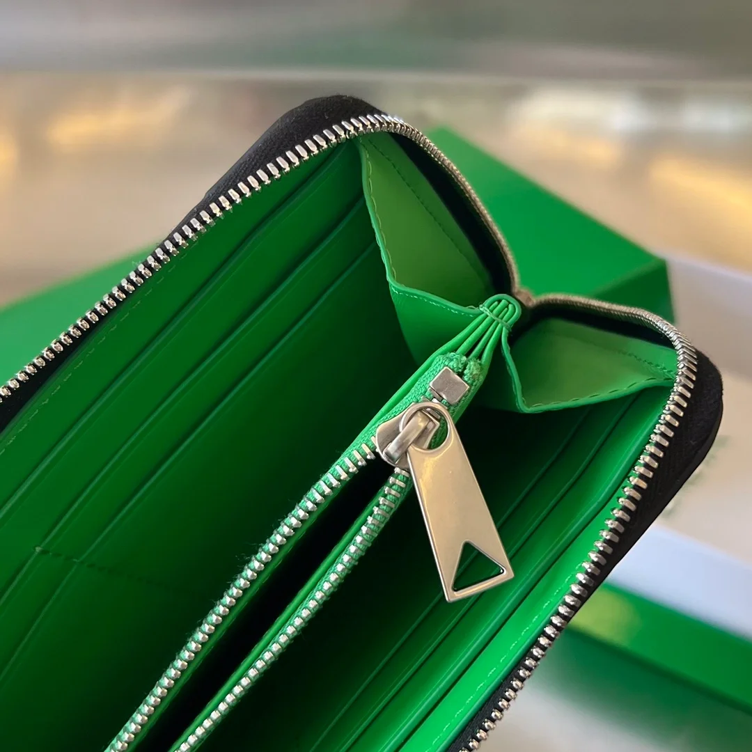 인트레치아토 어라운드 지갑 블랙/페러킷 상세