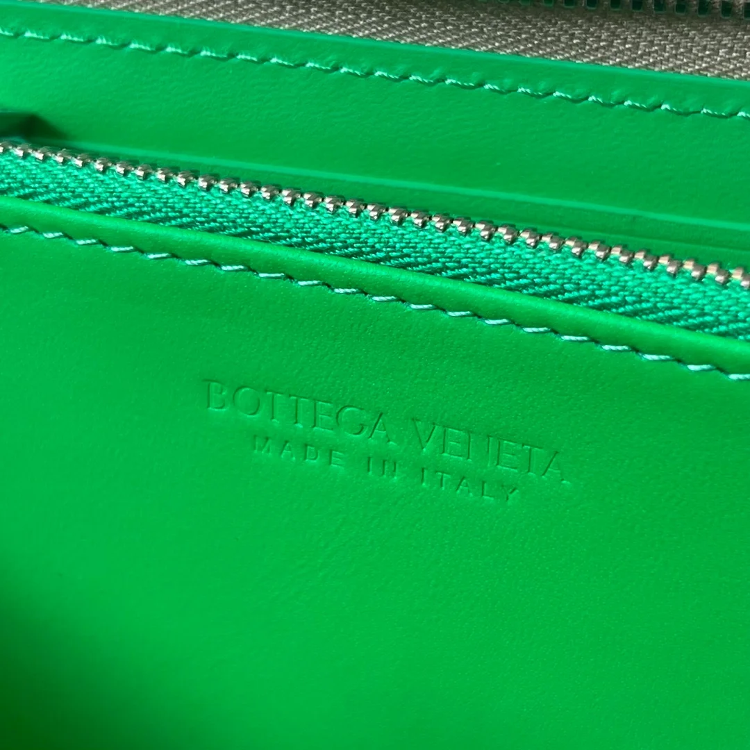 인트레치아토 투톤 지퍼 지갑 상세