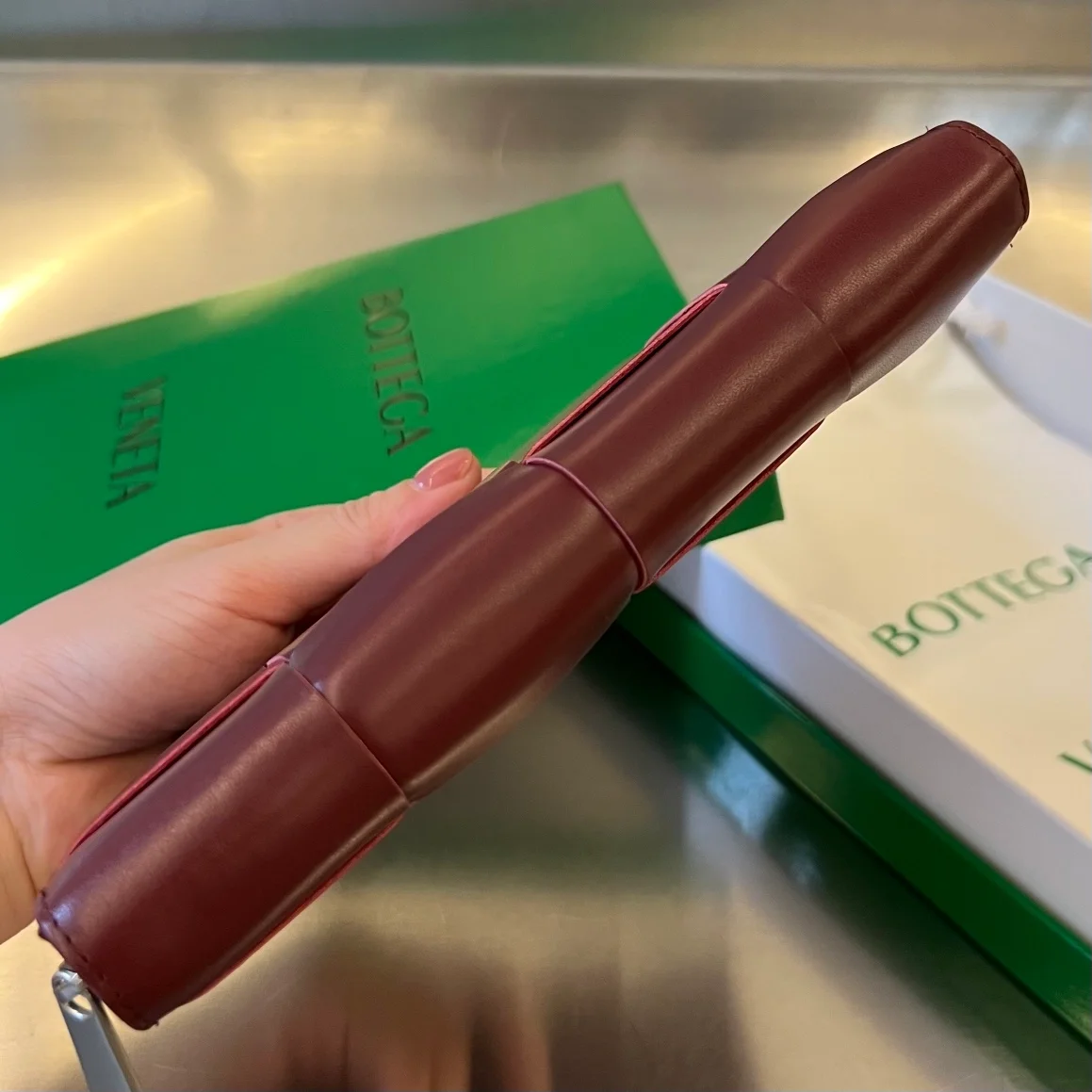 어라운드 지퍼 월릿 버건디 상세