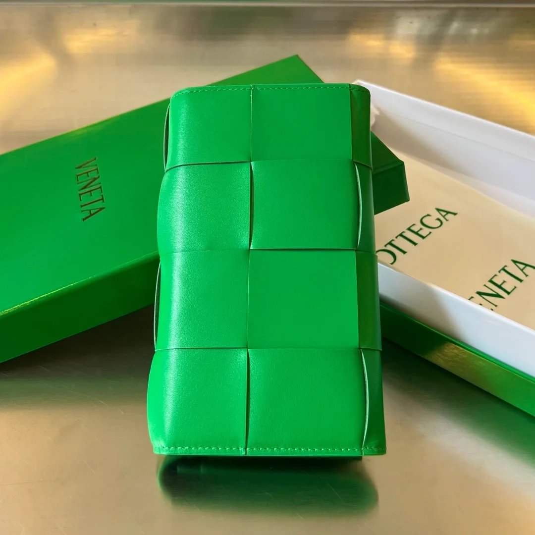 카세트 패러킷 장지갑 상세