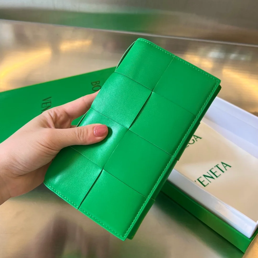 카세트 패러킷 장지갑 상세