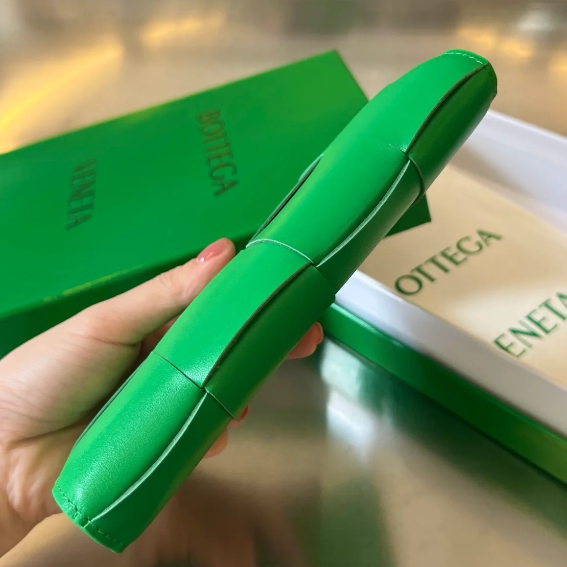 카세트 패러킷 장지갑 상세