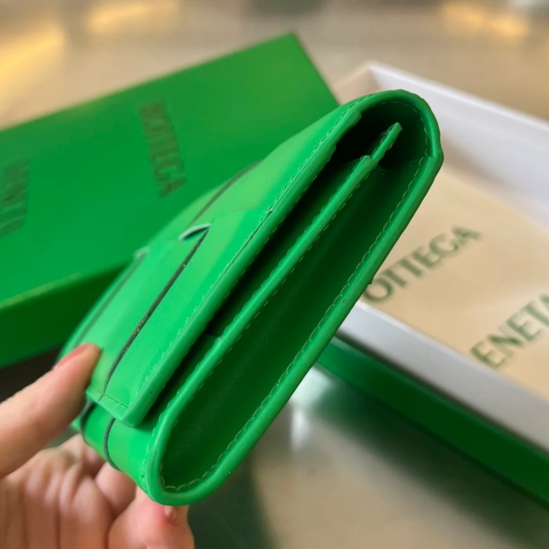 카세트 패러킷 장지갑 상세