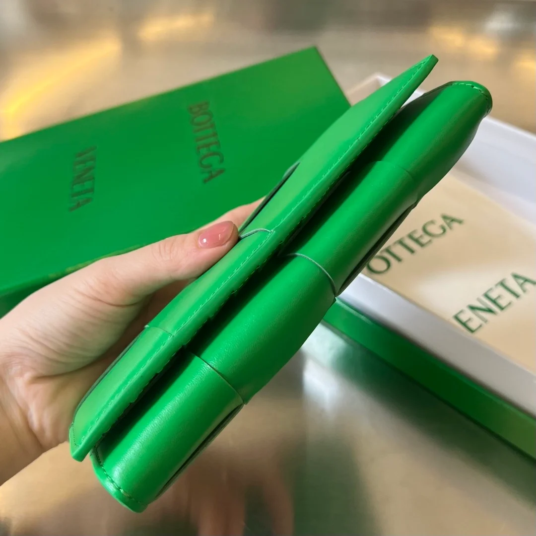 카세트 패러킷 장지갑 상세