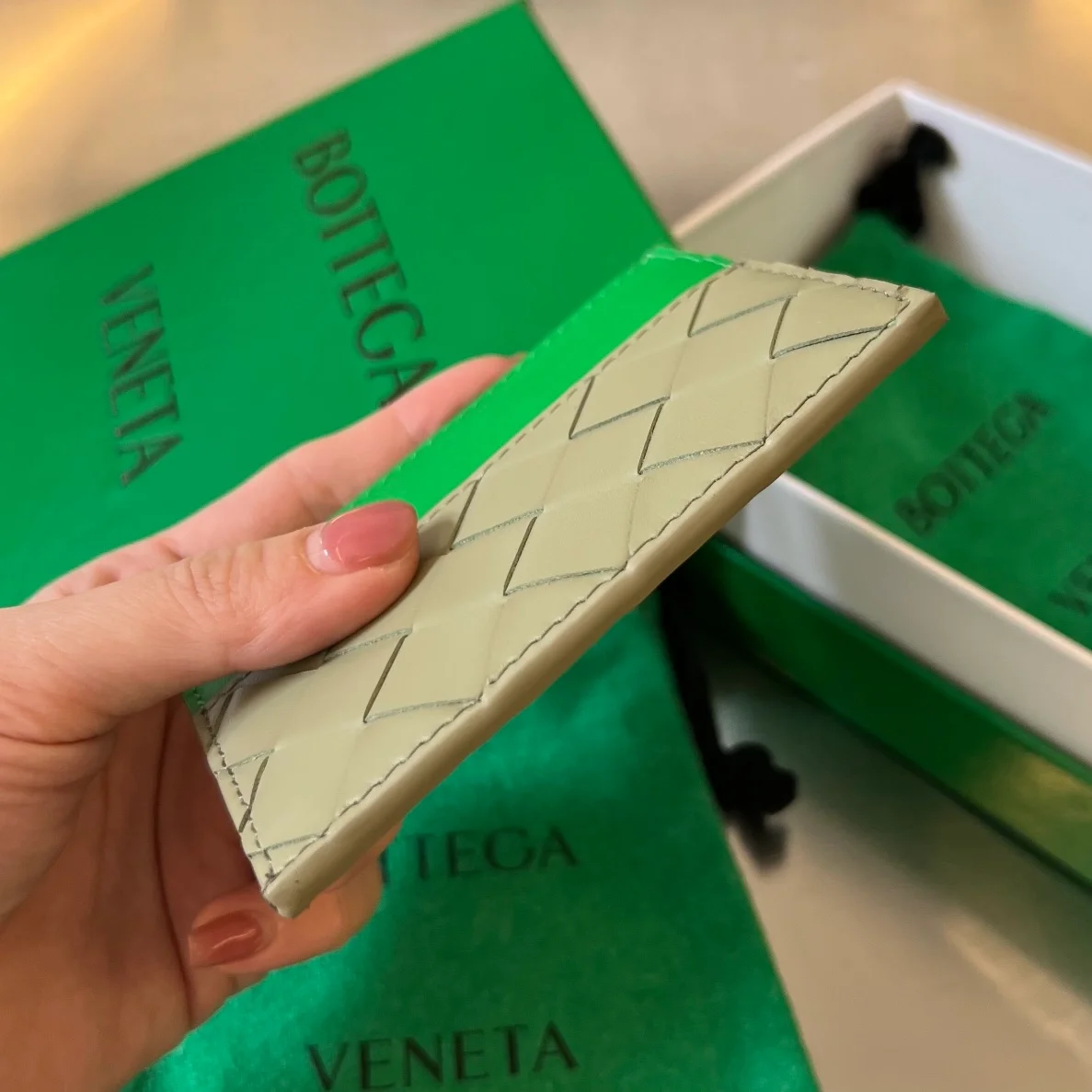 트래버틴 패러킷 카드케이스 상세