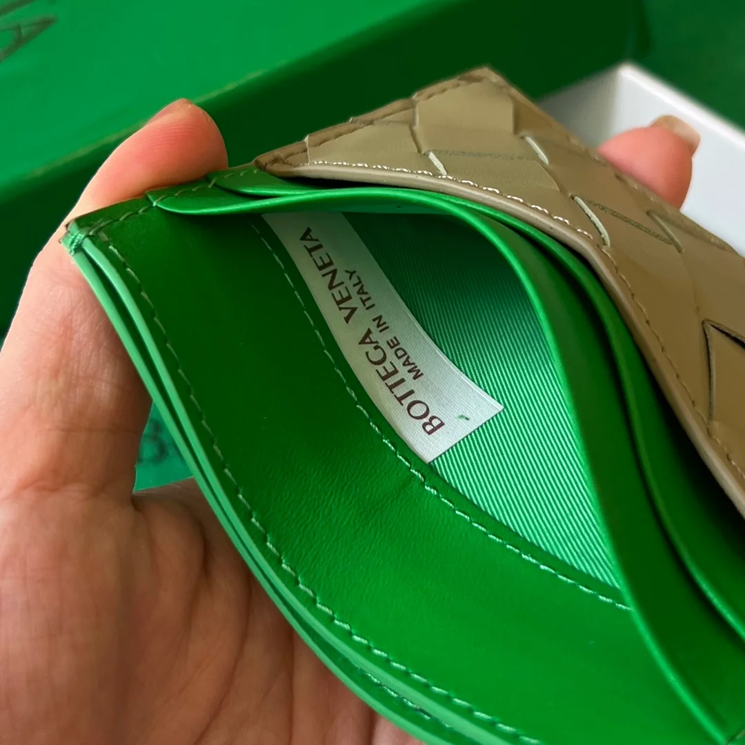 트래버틴 패러킷 카드케이스 상세