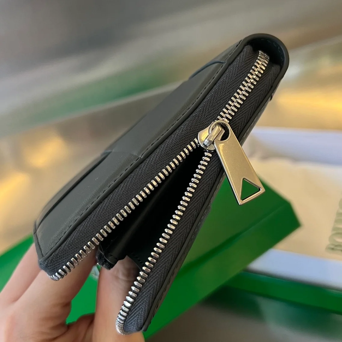 카세트 지퍼 어라운드 지갑 상세