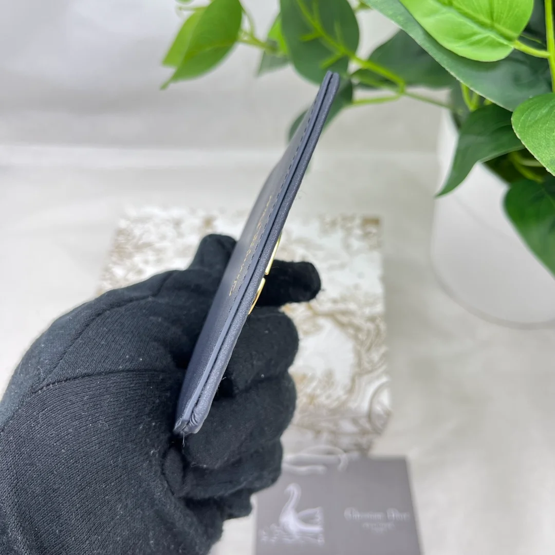 30 Montaigne 오블리크 카드홀더 상세