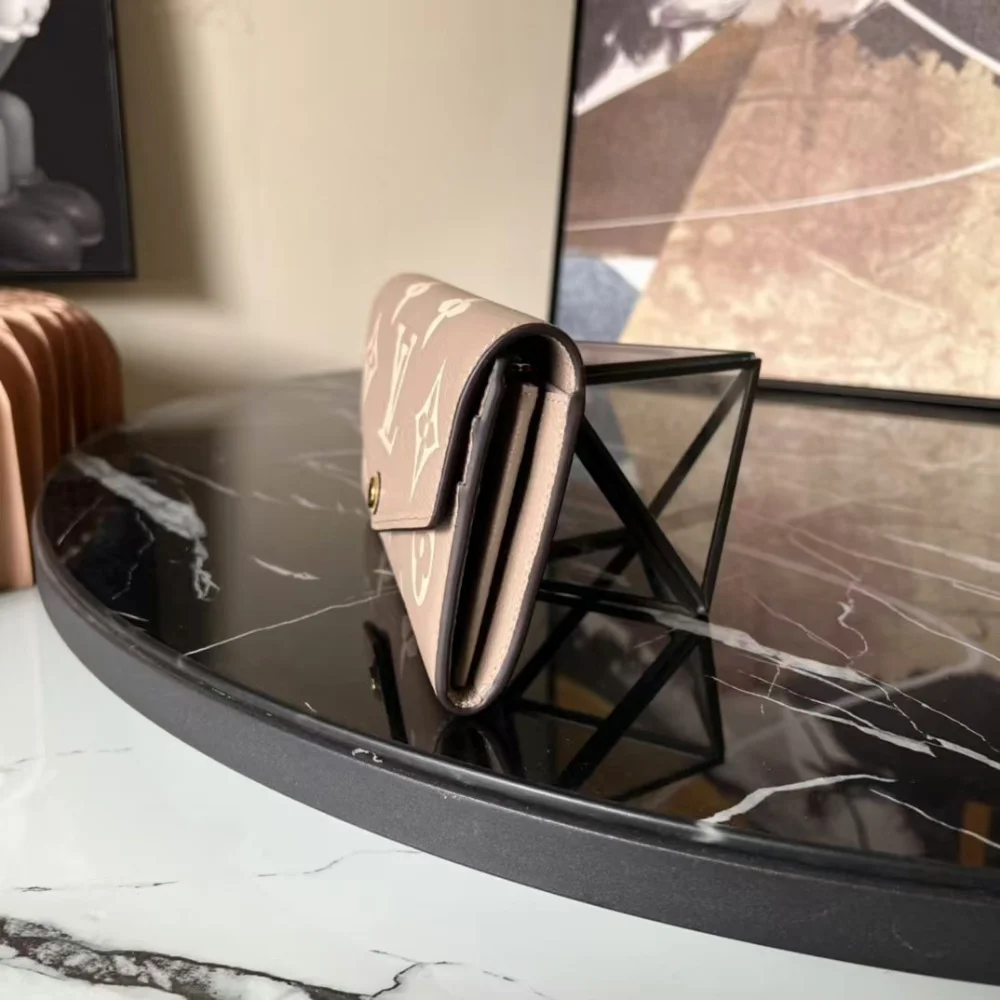 사라 월렛 상세