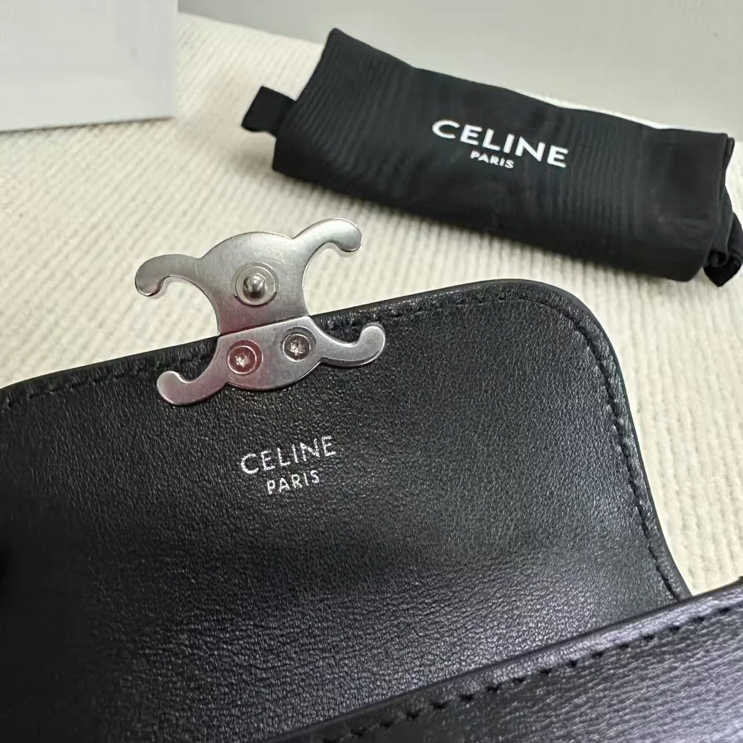 트리옹프 플랩 카드 지갑 상세