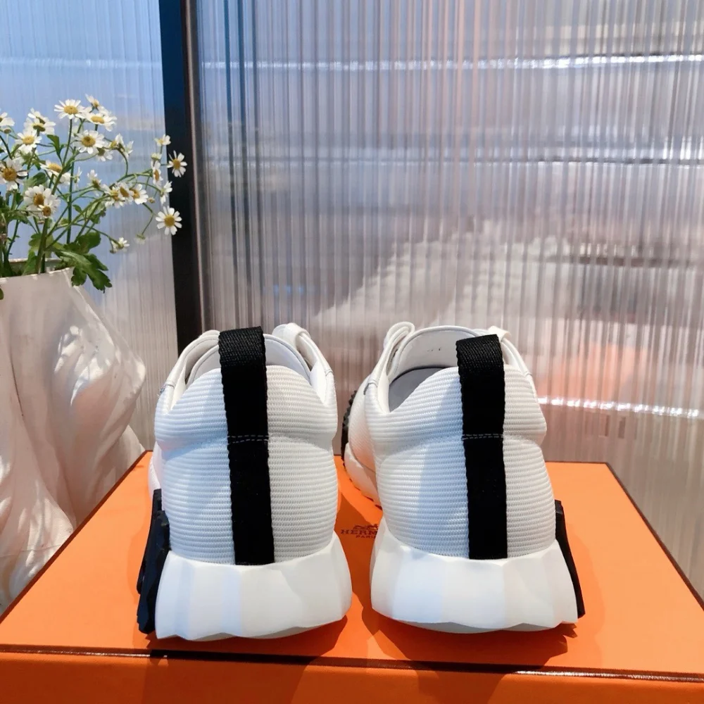 바운싱 스니커즈 상세