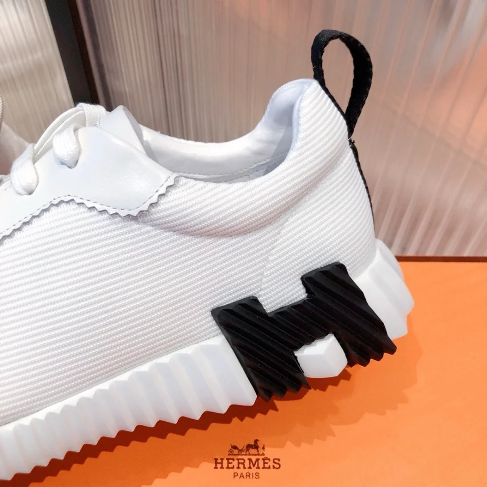 바운싱 스니커즈 상세