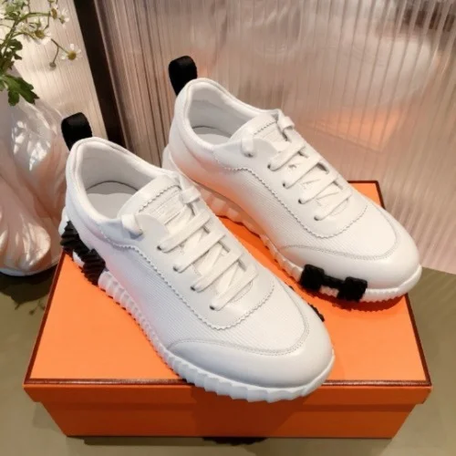 바운싱 스니커즈