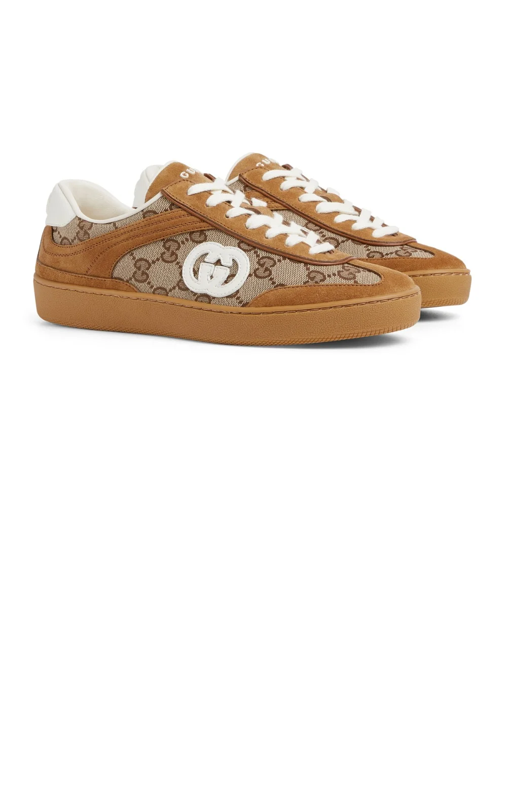 인터로킹 G 디테일의 스니커즈 상세