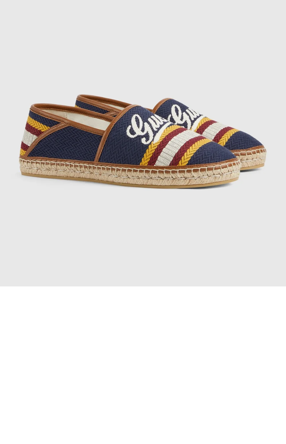 레터링이 새겨진 에스파드릴 상세