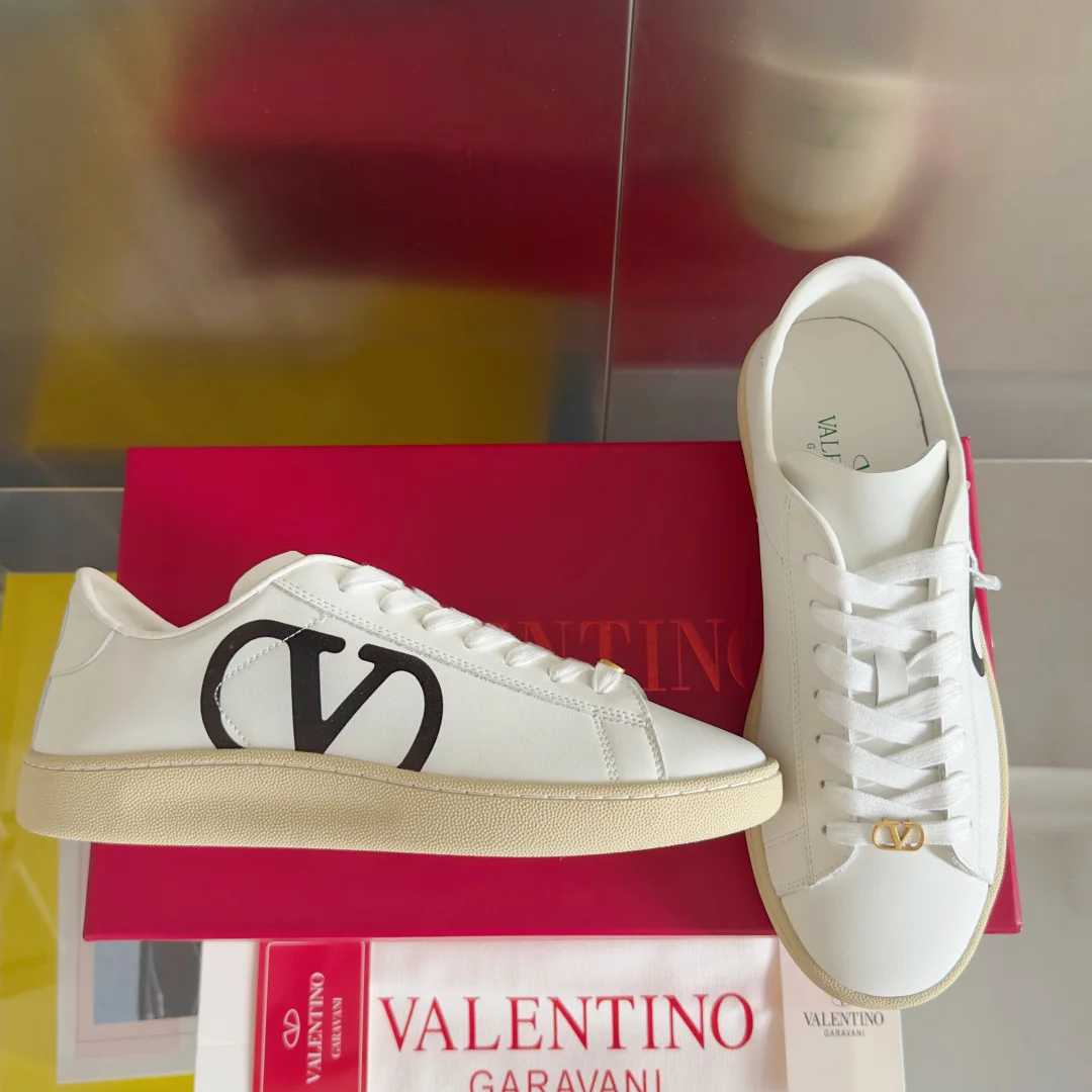 로이코 스니커즈 상세