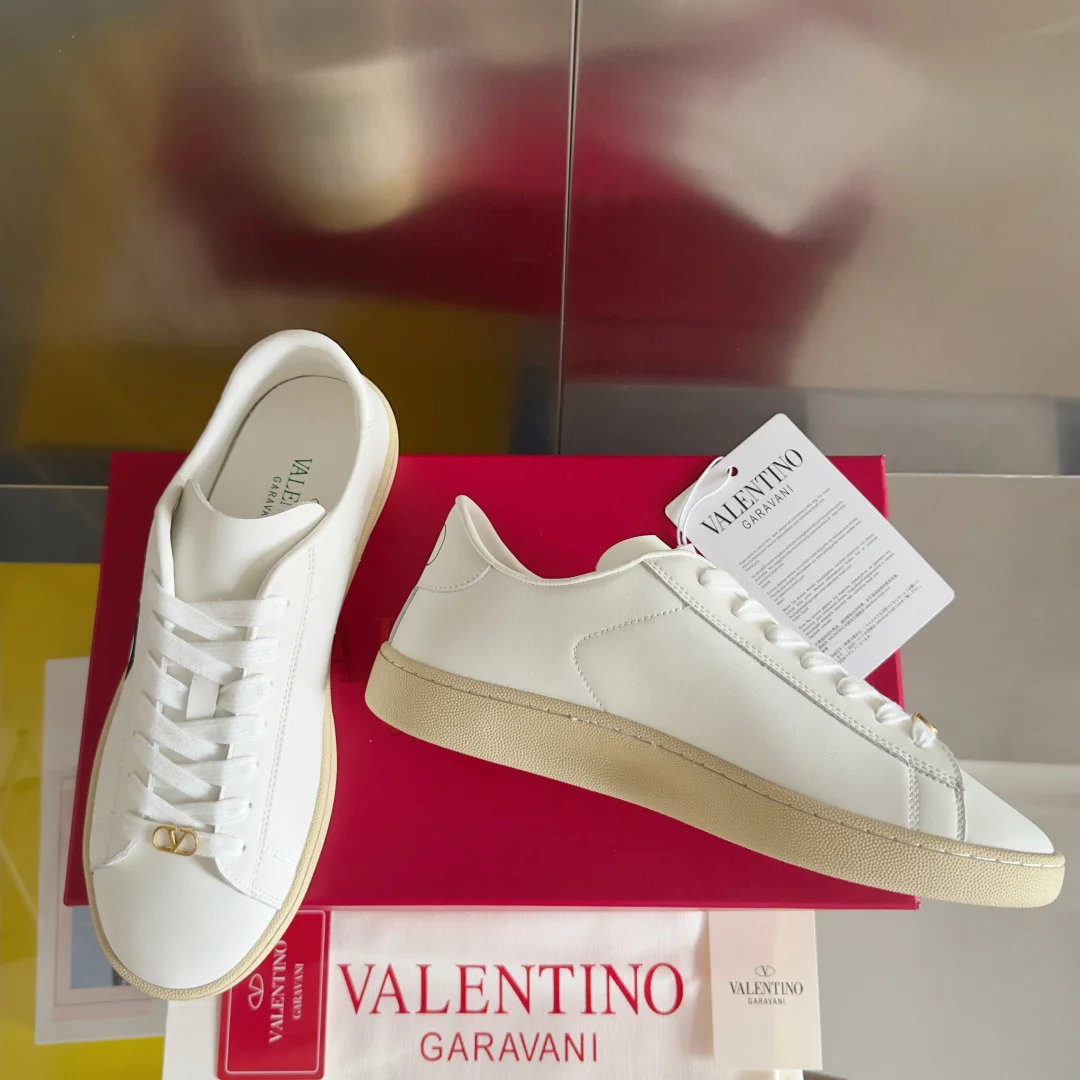 로이코 스니커즈 상세