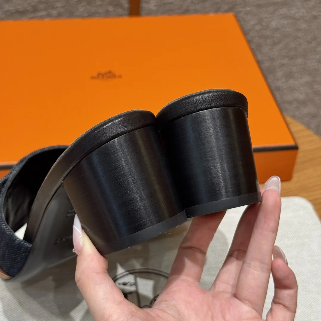 Gigi Kelly 힐 상세