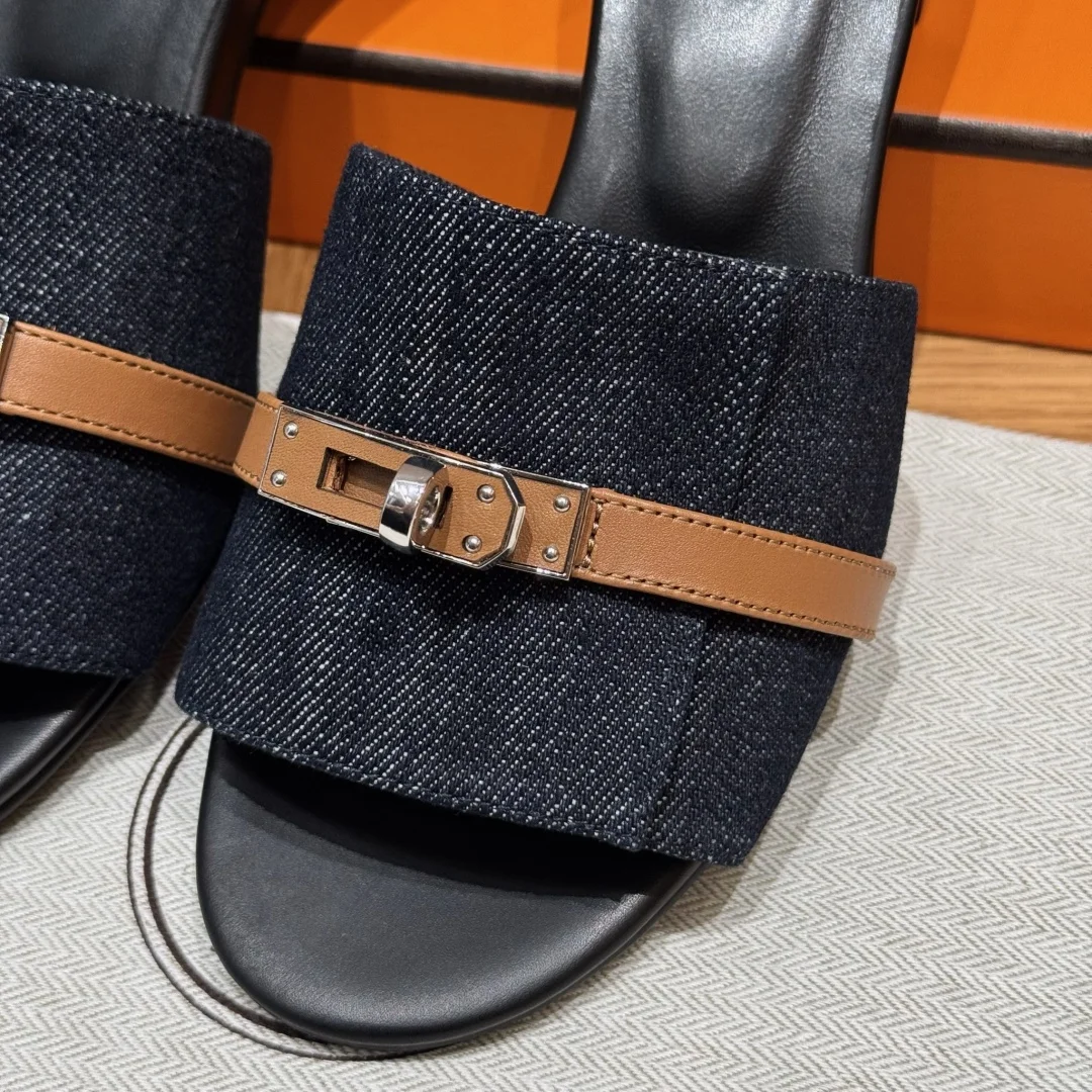 Gigi Kelly 힐 상세