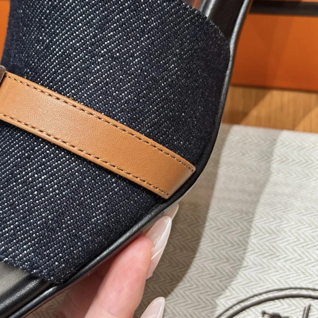 Gigi Kelly 힐 상세