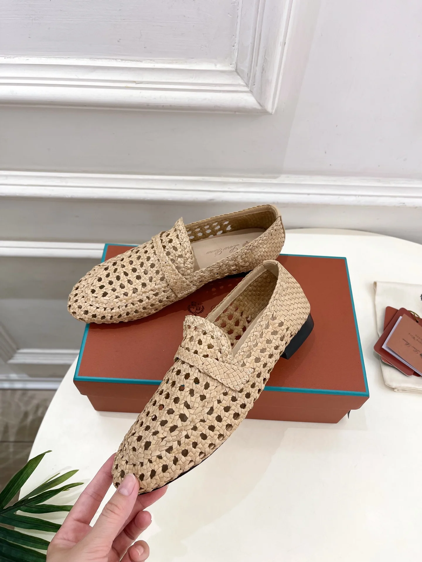 2025 봄여름 신상 레온 펀칭 로퍼 (2color) 상세