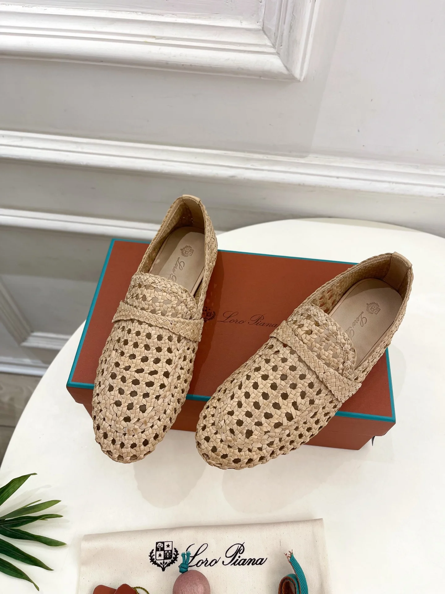 2025 봄여름 신상 레온 펀칭 로퍼 (2color) 상세