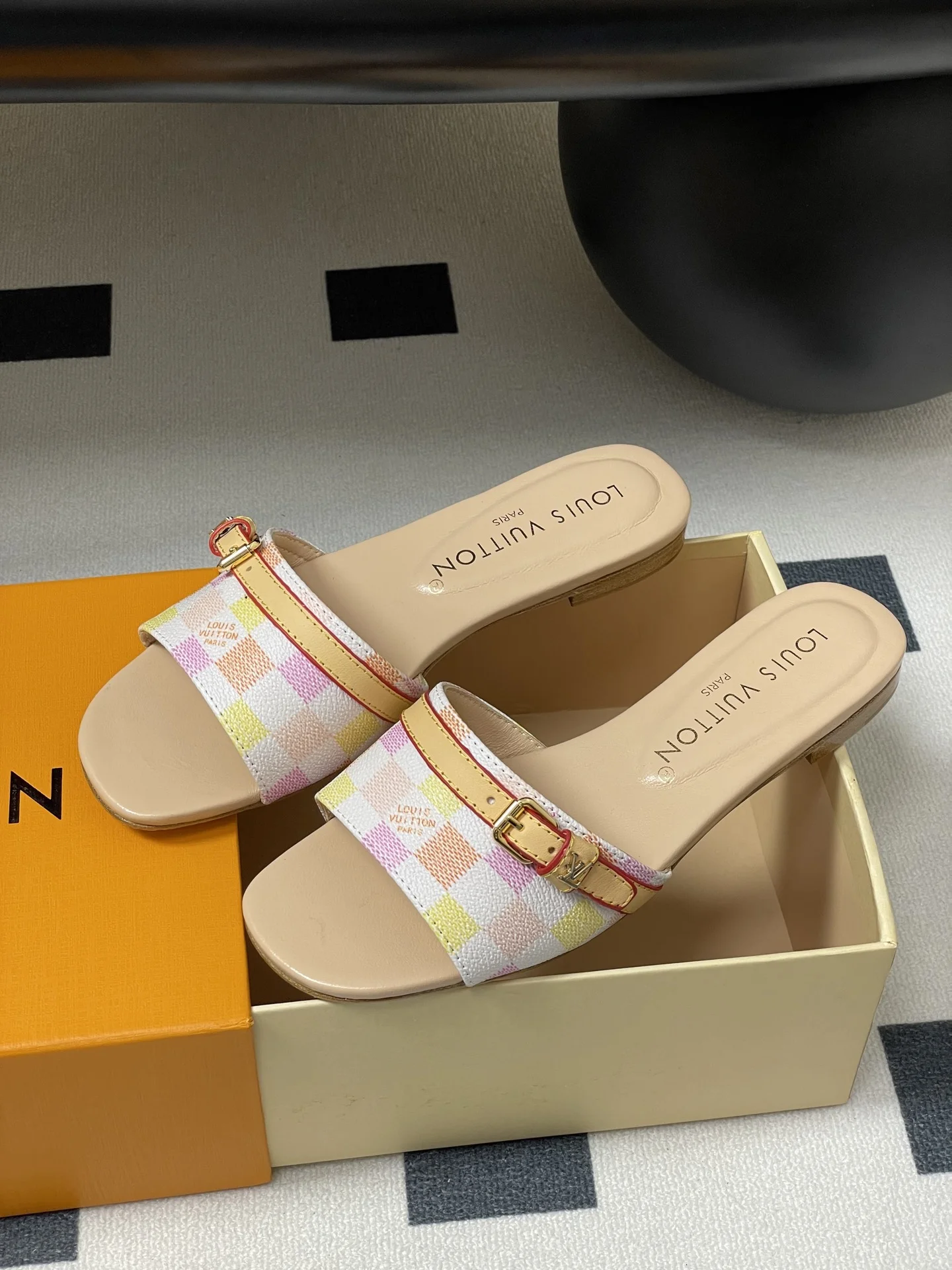 25ss 클래식 플랫 슬리퍼 (2color) 상세