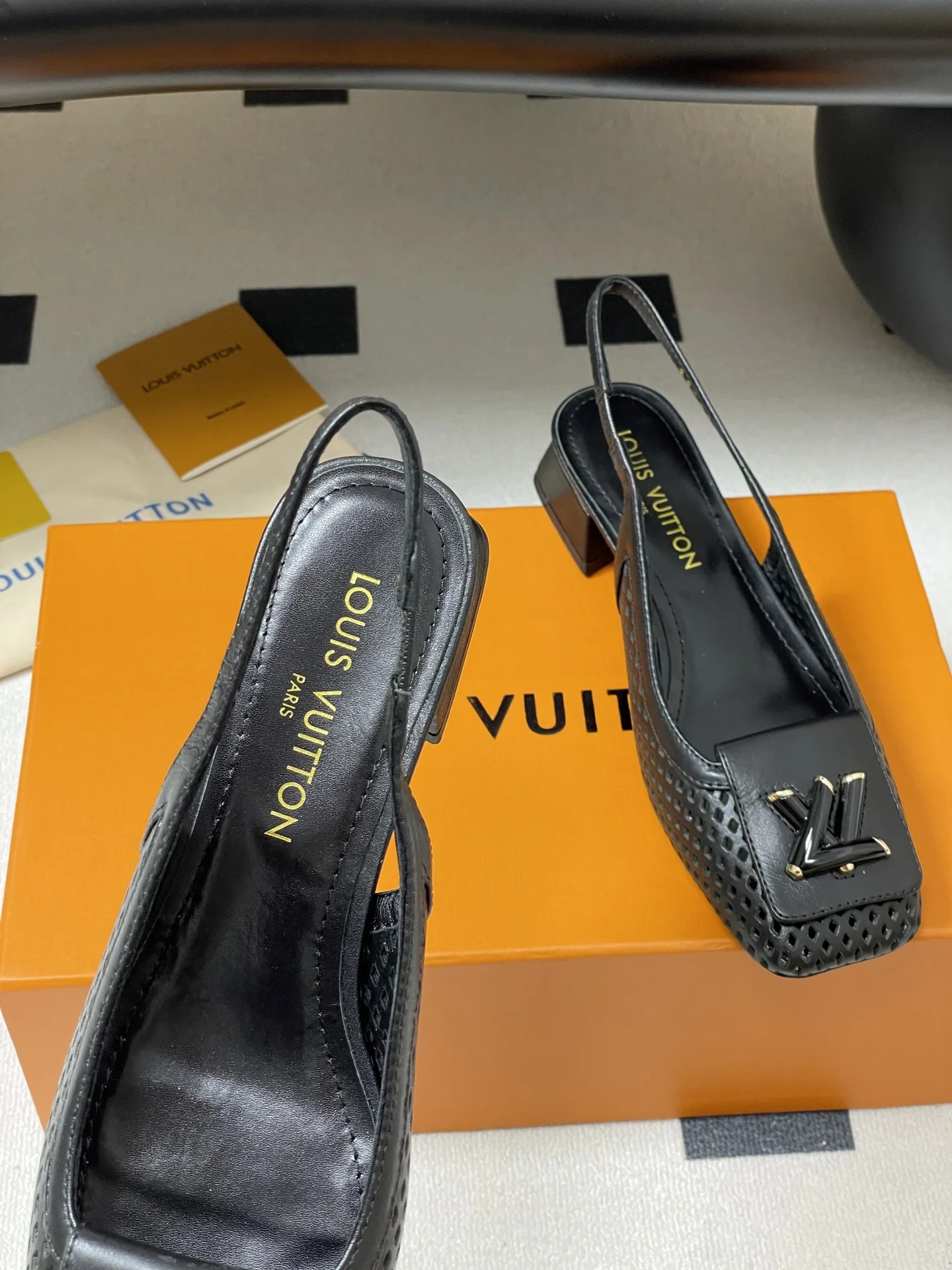 25ss 봄여름 신상 통굽 샌들(2color) 상세