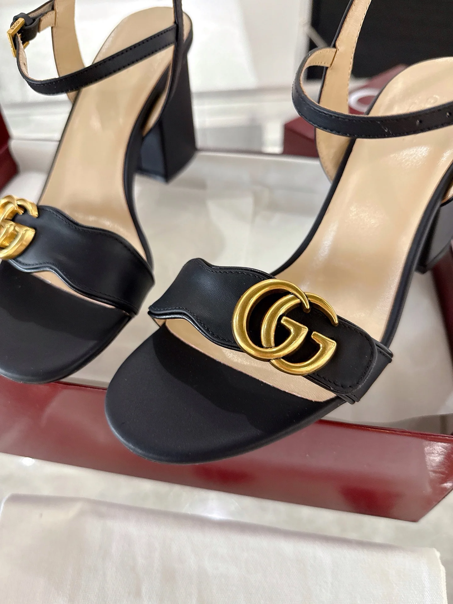 더블 G 버클 힐 스트랩 샌들(2color) 상세