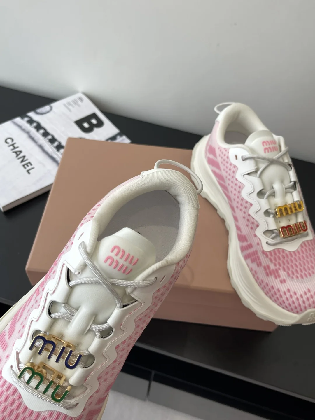 25 최신 아메리칸 핫 스니커즈 (참 별도구매) 상세