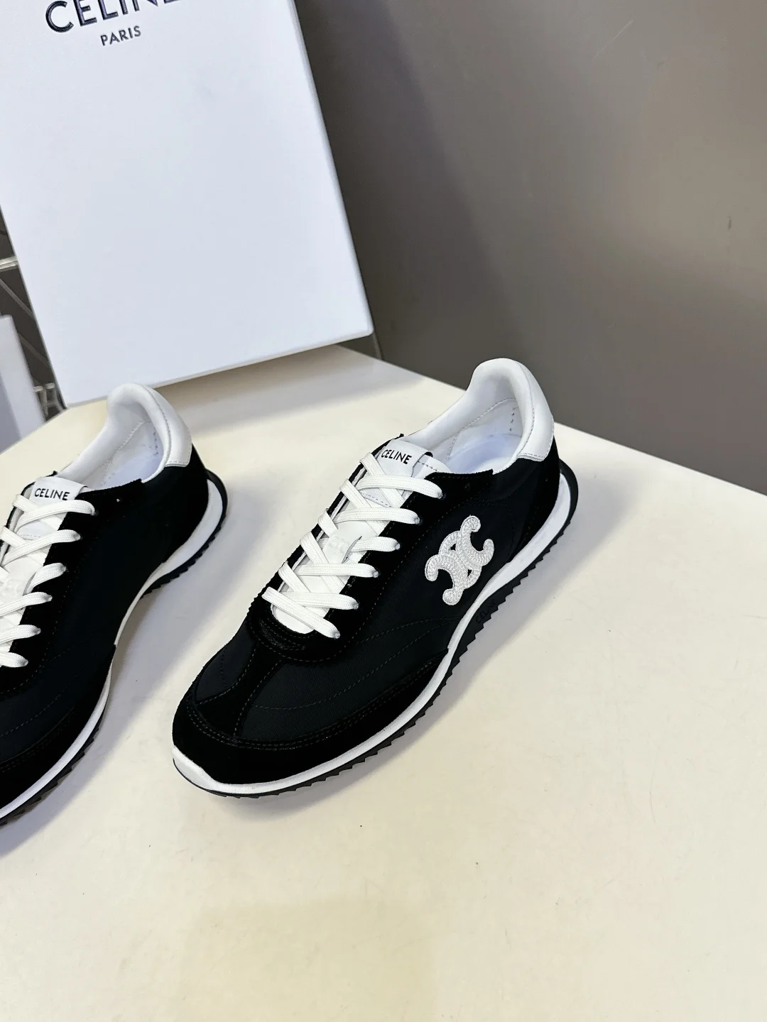 봄여름 신상 스니커즈 상세