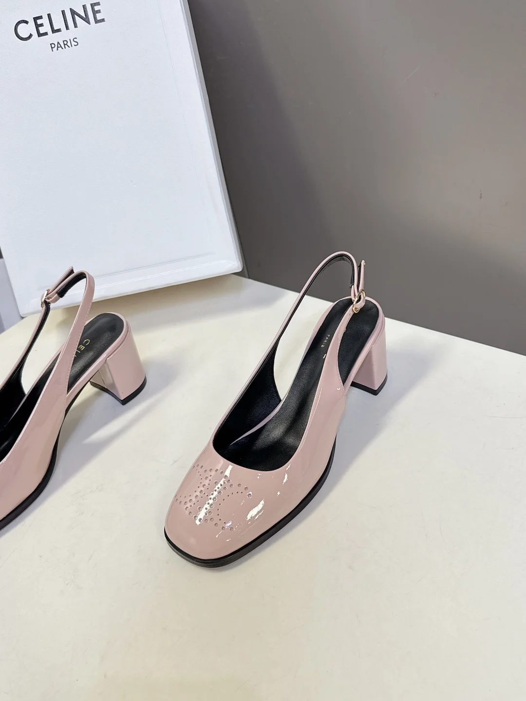 신상 오픈토 힐 상세